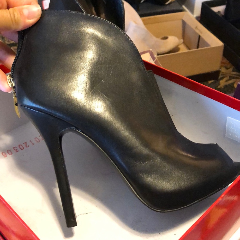 Guess leather booties